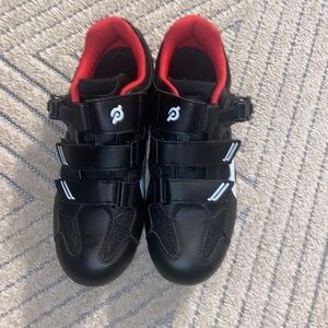 Peloton ladies size 39 spin shoes in good used condition